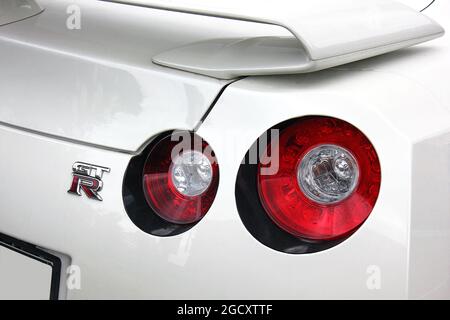 Kiev, Ukraine - 2 septembre 2017: Voiture japonaise dans la ville. Nissan GTR R35 blanc Banque D'Images