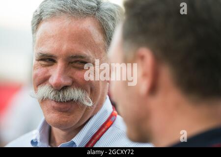 (De gauche à droite) : Chase Carey (États-Unis) Président du Groupe de Formule 1 avec Christian Horner (GBR) Directeur de l'équipe Red Bull Racing. Grand Prix des États-Unis, samedi 21 octobre 2017. Circuit of the Americas, Austin, Texas, États-Unis. Banque D'Images