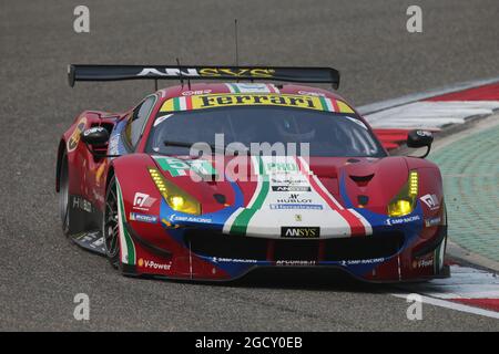 James Calado (GBR) / Alessandro Pier Guidi (ITA) #51 AF Corse Ferrari 488 GTE. FIA World Endurance Championship, Round 8, 6 heures de Shanghai. Samedi 4 novembre 2017. Shanghai, Chine. Banque D'Images