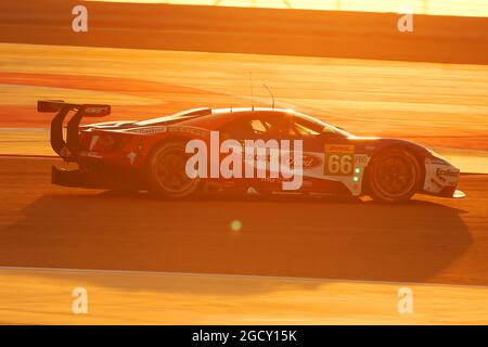 Stefan Mucke (GER) / Oliver Pla (FRA) #66 Ford Chip Ganassi Team UK Ford GT. Championnat du monde d'endurance FIA, Round 9, jeudi 16 novembre 2017. Sakhir, Bahreïn. Banque D'Images