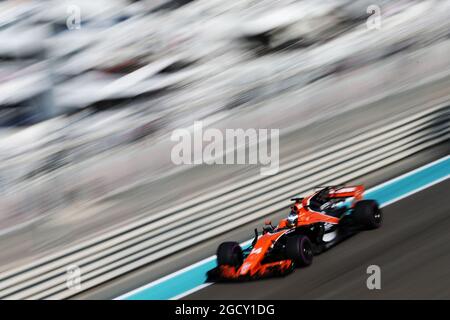 Fernando Alonso (ESP) McLaren MCL32. Grand Prix d'Abu Dhabi, vendredi 24 novembre 2017. Yas Marina circuit, Abu Dhabi, Émirats Arabes Unis. Banque D'Images