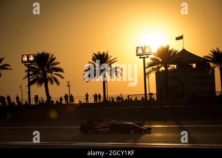 Fernando Alonso (ESP) McLaren MCL32. Grand Prix d'Abu Dhabi, vendredi 24 novembre 2017. Yas Marina circuit, Abu Dhabi, Émirats Arabes Unis. Banque D'Images