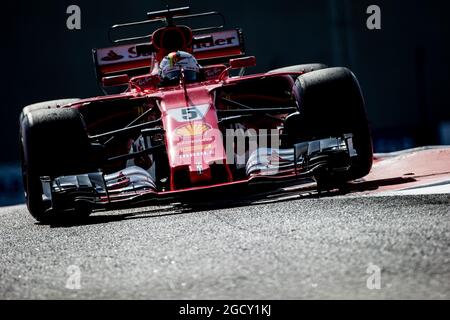 Sebastian Vettel (GER) Ferrari SF70H. Grand Prix d'Abu Dhabi, vendredi 24 novembre 2017. Yas Marina circuit, Abu Dhabi, Émirats Arabes Unis. Banque D'Images