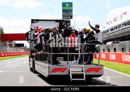 Romain Grosjean (FRA) Haas F1 Team sur le défilé des pilotes. Grand Prix d'Espagne, dimanche 13 mai 2018. Barcelone, Espagne. Banque D'Images