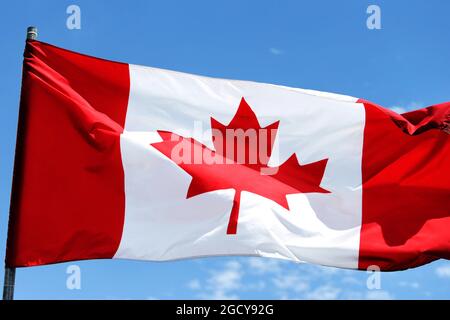 Drapeau canadien. Grand Prix du Canada, jeudi 7 juin 2018. Montréal, Canada. Banque D'Images