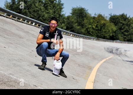 Esteban Ocon (FRA) Racing point Force India F1 Team sur la célèbre banque Monza. Grand Prix d'Italie, jeudi 30 août 2018. Monza Italie. Banque D'Images