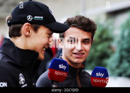 (De gauche à droite) : George Russell (GBR) Grand Prix d'Art / Mercedes AMG F1 pilote de réserve avec Lando Norris (GBR) pilote d'essai McLaren. Grand Prix des États-Unis, samedi 20 octobre 2018. Circuit of the Americas, Austin, Texas, États-Unis. Banque D'Images