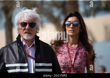 Bernie Ecclestone (GBR) avec sa femme Fabiana Flosi (BRA). Grand Prix d'Abu Dhabi, dimanche 25 novembre 2018. Yas Marina circuit, Abu Dhabi, Émirats Arabes Unis. Banque D'Images