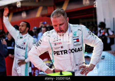 Deuxième place Valtteri Bottas (fin) Mercedes AMG F1 dans le parc ferme. Grand Prix d'Espagne, dimanche 12 mai 2019. Barcelone, Espagne. Banque D'Images