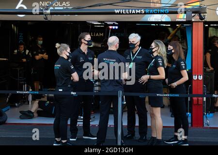 James Matthews (GBR) Eden Rock Group CEO - Williams Racing Director; Stephanie Dattilo (USA) Dorilton Capital Chief Legal Officer et Group General Counsel - Williams Racing Director; Simon Roberts (GBR) Williams Racing F1 Team principal par intérim; et Matthew Savage, Dorilton Capital Chairman - Williams Racing Director. Grand Prix de Toscane, samedi 12 septembre 2020. Mugello Italie. Banque D'Images