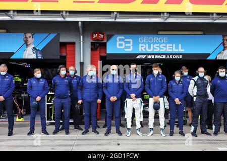 Williams Racing observez une minute de silence pour le prince Philip, duc d'Édimbourg. Grand Prix Emilia Romagna, samedi 17 avril 2021. Imola, Italie. Banque D'Images