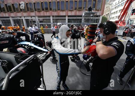 Esteban Ocon (FRA) Alpine F1 Team sur la grille. Grand Prix de Monaco, dimanche 23 mai 2021. Monte Carlo, Monaco. Banque D'Images