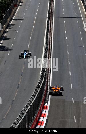 Esteban Ocon (FRA) Alpine F1 Team A521 et Daniel Ricciardo (AUS) McLaren MCL35M. Grand Prix d'Azerbaïdjan, samedi 6 juin 2021. Circuit de la ville de Bakou, Azerbaïdjan. Banque D'Images