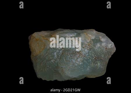 spécimen de préhnite isolé sur fond noir Banque D'Images