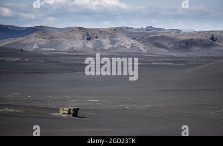 Paysage volcanique près du lac Þórisvatn, haut dans les montagnes centrales de l'Islande Banque D'Images