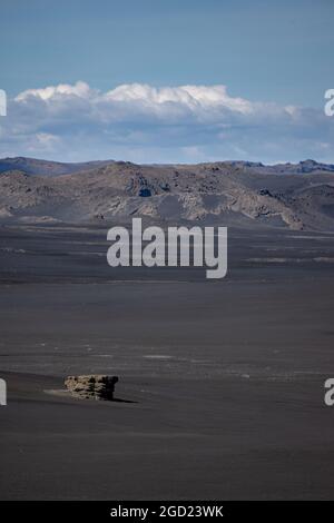 Paysage volcanique près du lac Þórisvatn, haut dans les montagnes centrales de l'Islande Banque D'Images