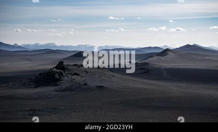 Paysage volcanique près du lac Þórisvatn, haut dans les montagnes centrales de l'Islande Banque D'Images