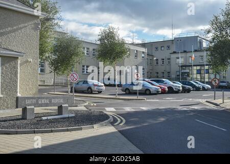 Bantry, West Cork, Irlande. 9 août 2021. L’unité d’évaluation médicale de l’Hôpital général de Bantry rouvrira mercredi à 9 heures. Crédit: Karlis Dzjamko/Alay Live News Banque D'Images