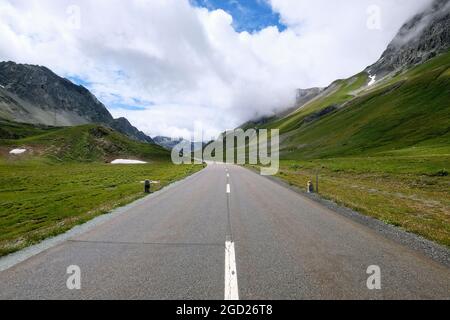 Col de montagne Albula dans le canton d'Engadin en direction de Grisons, Suisse. Banque D'Images