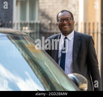 Londres, Royaume-Uni. 10 août 2021. Kwasi Kwarteng, secrétaire d'entreprise, quitte 10 Downing Street, Londres UK Credit: Ian Davidson/Alay Live News Banque D'Images