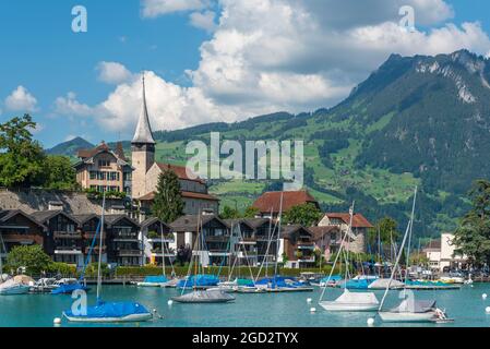 Géographie / Voyage, Suisse, port avec le château de Spiez au lac Thun, Spiez, Oberland bernois, DROITS-SUPPLÉMENTAIRES-AUTORISATION-INFO-NON-DISPONIBLE Banque D'Images