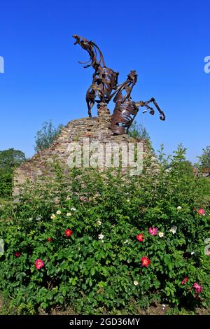 Le monument commémoratif du cheval de guerre (par Luc Coomans) en souvenir des chevaux de guerre qui ont servi et sont morts pendant la première Guerre mondiale à Vlamertinge (Ypres), Belgique Banque D'Images