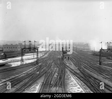 Union Station, [Washington, D.C.], voies à l'arrière environ entre 1910 et 1925 Banque D'Images