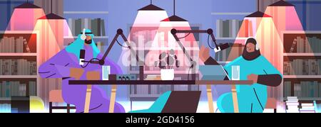 baladodiffusion arabe parlant à des microphones d'enregistrement de podcast en studio baladodiffusion radio en ligne concept Illustration de Vecteur