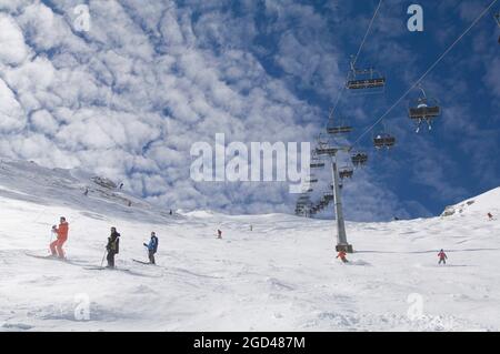 FRANCE, HAUTE-SAVOIE (74) STATION DE SKI AVORIAZ. DOMAINE DES PORTES DU SOLEIL. MUR DES SUISSES VA ALLER À CROSETS Banque D'Images