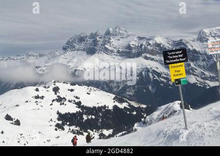 FRANCE, HAUTE-SAVOIE (74) STATION DE SKI AVORIAZ. DOMAINE DES PORTES DU SOLEIL. STATIONS DE CROSETS ET DENTS BLANCHES Banque D'Images