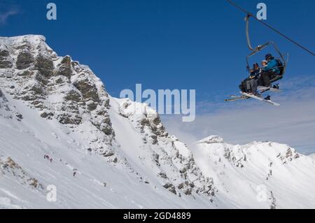 FRANCE, HAUTE-SAVOIE (74) STATION DE SKI AVORIAZ. DOMAINE DES PORTES DU SOLEIL. MUR DES SUISSES VA ALLER À CROSETS Banque D'Images