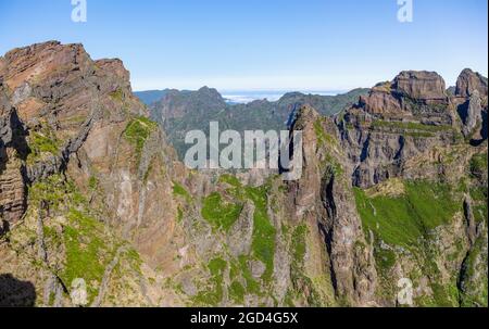 Géographie / voyage, Portugal, Madère, Pico do Arieiro, Pico Ruivo, sommet, sentier de randonnée PR1, DROITS-SUPPLÉMENTAIRES-AUTORISATION-INFO-NON-DISPONIBLE Banque D'Images