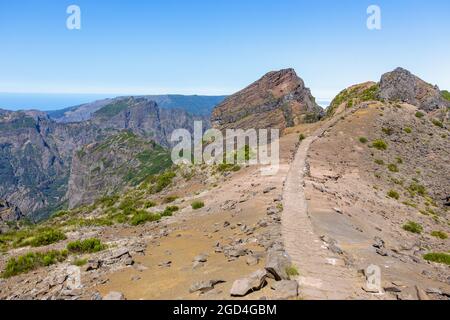 Géographie / voyage, Portugal, Madère, Pico do Arieiro, Pico Ruivo, sommet, sentier de randonnée PR1, DROITS-SUPPLÉMENTAIRES-AUTORISATION-INFO-NON-DISPONIBLE Banque D'Images