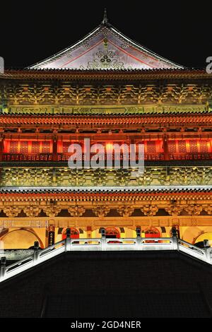 Vue de nuit - façade est lumineuse - Gulou ou ou Tour du tambour. Xi'an-Shaanxi-Chine-1538 Banque D'Images