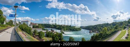 Géographie / Voyage, Suisse, Schaffhausen, Neuhausen, panorama avec les chutes du Rhin, Château de Laufen, DROITS-SUPPLÉMENTAIRES-AUTORISATION-INFO-NON-DISPONIBLE Banque D'Images