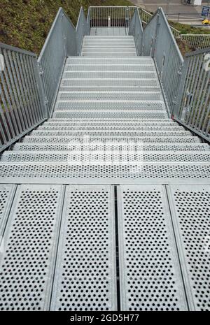 FlySkip Main Courante Pour Escalier Intérieur - 1,5 M - Tuyau En Acier Galvanisé - Rampe D'escalier Antidérapante - Montage Mural - Pour Extérieur Et Intérieur - Porche Et Terrasse