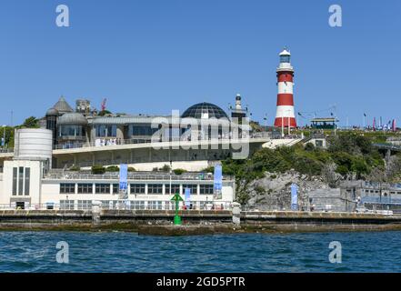 Photo de Paul Slater/PSI - Contact propriétaire 07512838472. Front de mer de Plymouth montrant la Tour Smeatons, le TInside Lido et le bâtiment anciennement appelé le Dôme. Banque D'Images