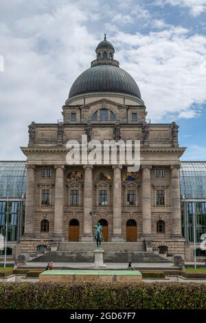 08/06/2021 Allemagne Munich: Photos du cabinet d'avocats de la ville de Munich Banque D'Images