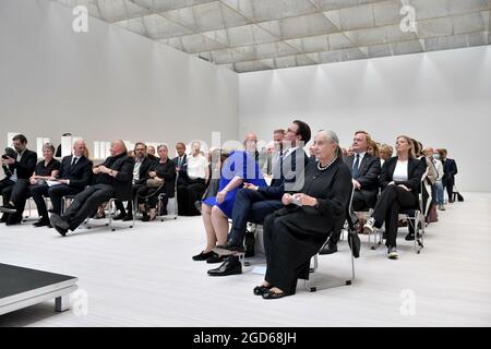 Chariman du Conseil municipal Cecilia Brinck, Prince Daniel et l'artiste de verre Ingegerd Raman assistent à l'inauguration du nouveau bâtiment Liljevalchs+ au musée d'art de Liljevalchs à Stockholm, Suède 11 août 2021.photo de Stina Stjernkvist / TT code 11610 Banque D'Images