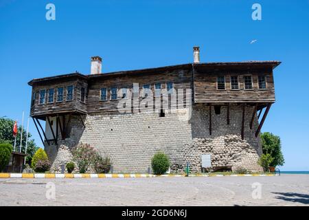 Le château de Bolaman (turc : Bolaman Kalesi) est un château historique situé dans la ville de Fassa, dans la province d'Ordu, en Turquie. Banque D'Images