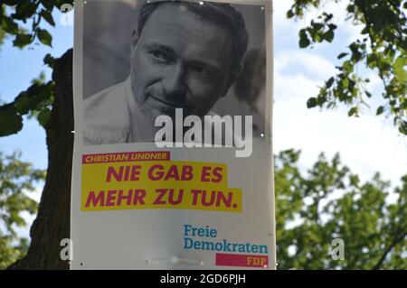 Affiches électorales à Thielallee à Dahlem, Berlin, Allemagne - 10 août 2021. Banque D'Images