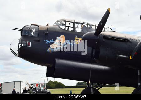 L'bombardier Lancaster NX611 de la deuxième Guerre mondiale exposé, actuellement en cours de restauration à un jour le rendre à nouveau Airworthy Banque D'Images