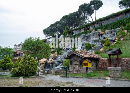 Gerze est une ville et un district de la province de Sinop dans la région de la mer Noire de Turquie. Il a un parc abeutiful. Date de visite est 17 jıly 2021. Banque D'Images