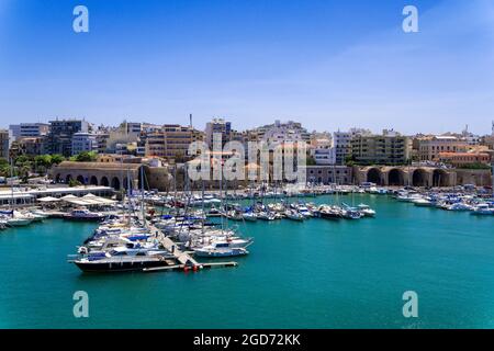 Le port d'Héraklion sur l'île de Crète en Grèce Banque D'Images