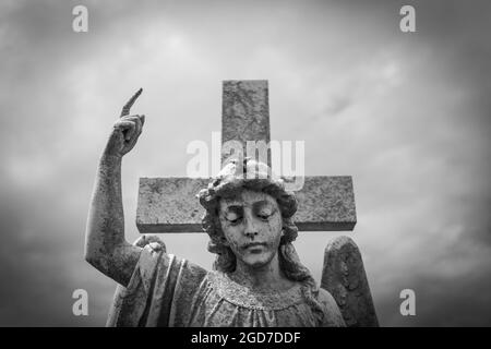 Symbole de religion celtique sur un cimetière Banque D'Images