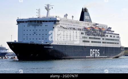 AJAXNETPHOTO. JUILLET 2021. NORTH SHIELDS, ANGLETERRE. - VERS L'EXTÉRIEUR - LE FERRY DFDS NORTH SEA PRINCESS SEAWAYS VERS L'EXTÉRIEUR DEPUIS LE FLEUVE TYNE. PHOTO:TONY HOLLAND/AJAX REF:DTH212707 39016 Banque D'Images