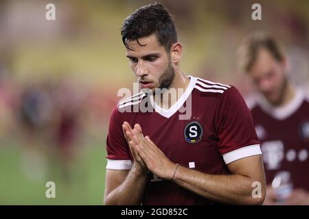 Monaco, Monaco, le 10 août 2021. David Hancko de Sparta Prague réagit alors qu'il quitte le champ de jeu après le coup d'envoi final du match de la Ligue des champions de l'UEFA au Stade Louis II, Monaco. Le crédit photo devrait se lire: Jonathan Moscrop / Sportimage Banque D'Images