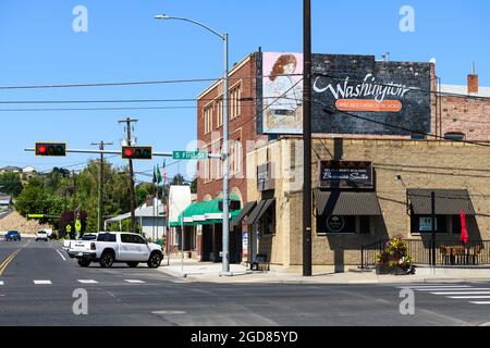 Selah, WA< USA - 09 août 2021 ; à l'angle de East Naches Avenue et de North 1st Street dans le centre-ville de Selah Washington Banque D'Images