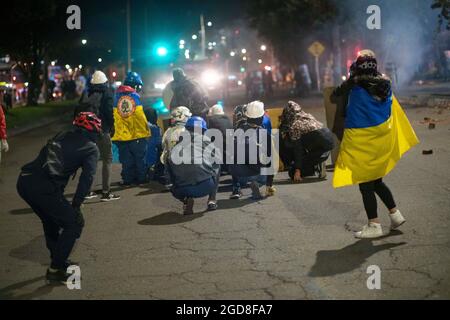 Bogota, Colombie. 11 août 2021. Manifestations de personnes à capuchon à la défense du marais de Tibabuyes situé dans la ville de Suba dans la ville de Bogota (Credit image: © Daniel Garzon Herazo/ZUMA Press Wire) Banque D'Images