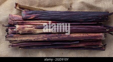 Ghana Waakye part. Tiges bicolores de sorgho utilisées pour la nourriture ghanéenne Banque D'Images